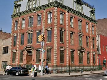 New York City Structures: 32nd Precinct House