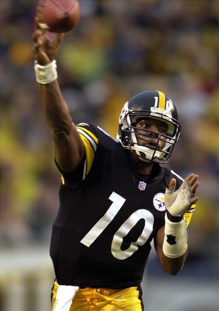 Former Steelers Quarterback Kordell Stewart Retires