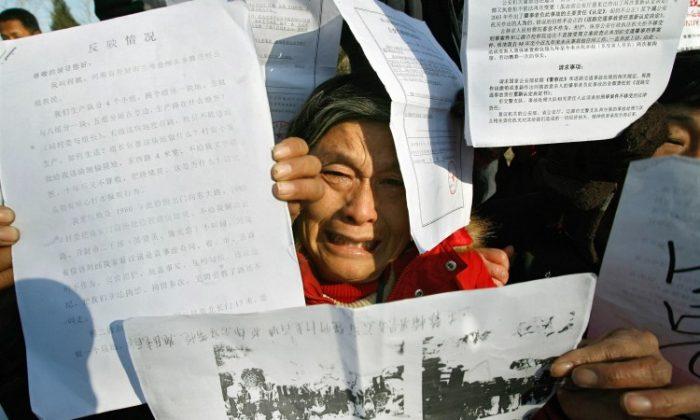 Chinese Regime Sweeps Up Petitioners, Dissidents, Before Party Congress