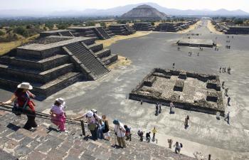 Teotihuacan Ruins Yield 1,800 Year Old Tunnels and Tomb