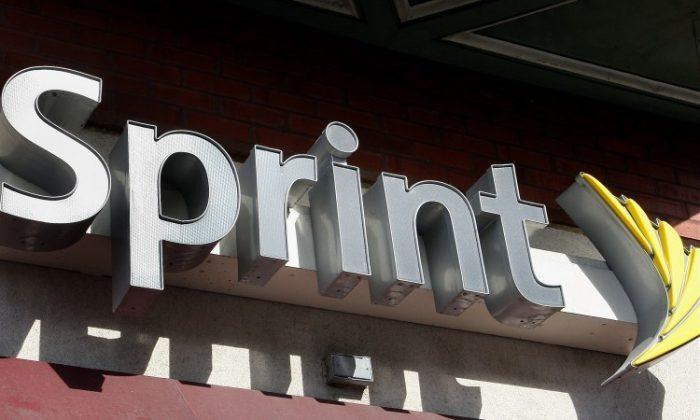 Sprint Records Bigger Loss on iPhone