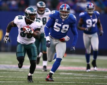 Uninspired Giants Lose to Eagles