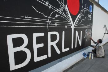 Beijing Censors News on Fall of Berlin Wall Anniversary