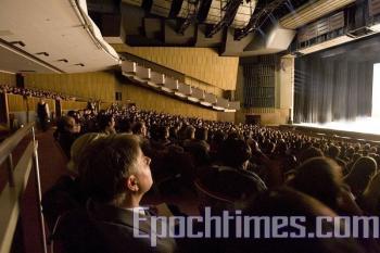 Media Company Owner Enjoys First Exposure to Traditional Chinese Dance