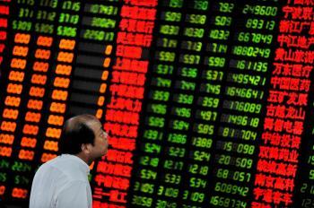 China’s Tumbling Stock Market Draws Mixed Response