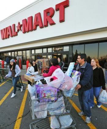 New Yorkers Want Walmart, Poll Finds