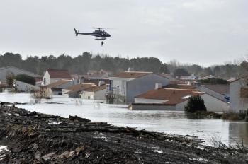 Xynthia Storm Hits France, at Least 50 Dead