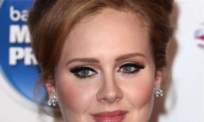 Adele’s ‘Hello’ Is 1st Song to Sell 1 Million in a Week