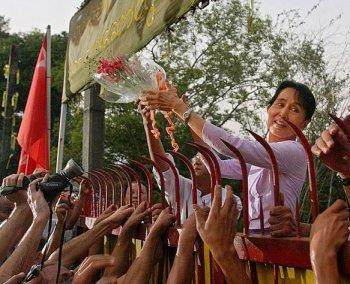 Aung San Suu Kyi, Burma’s Democracy Leader, Freed From House Arrest