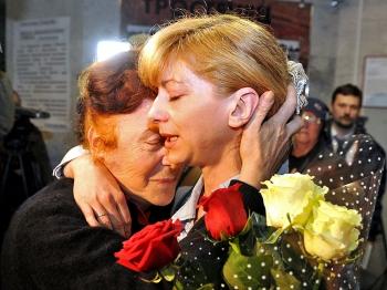 Wife of Jailed Belarus Opposition Leader Gets Suspended Sentence
