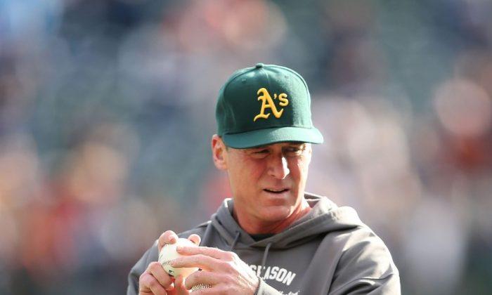 Bob Melvin wins the 2012 AL Manager of the Year Award