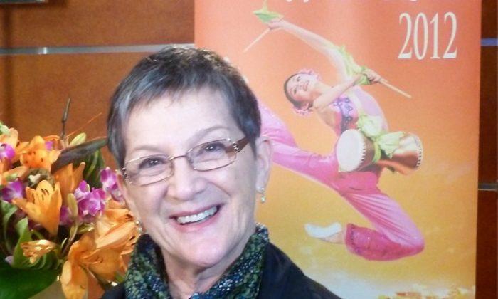 Retired Dance Teacher: Shen Yun ‘I recommend everybody to come and see it’