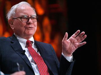Warren Buffett Hires Hedge Funder to Join Berkshire