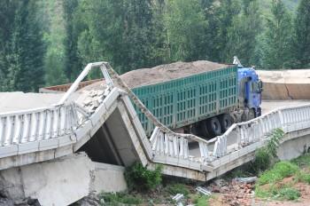 Slew of Bridge Collapses Traced to Local Officials