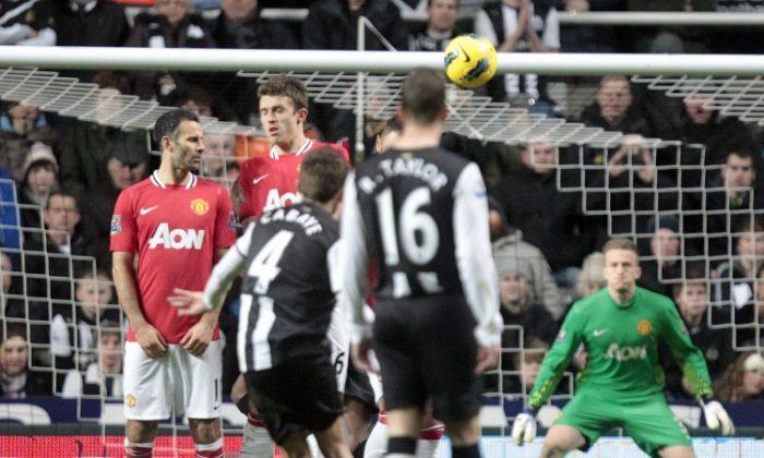 Newcastle Hands Manchester United Second Straight Loss