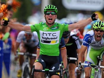 Mark Cavendish Wins his 19th Tour de France Stage in Stage 15 Sprint