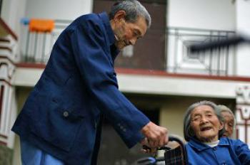 China’s 149-Million Seniors Face Nursing Care Issues