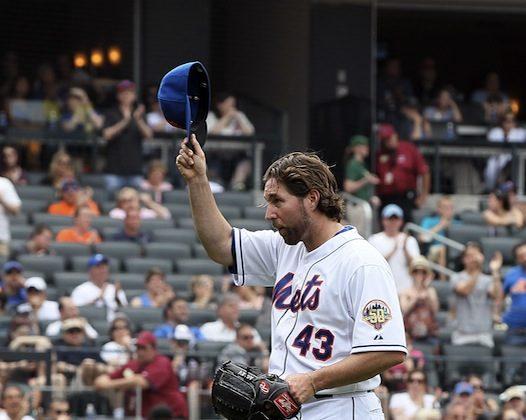 Dickey Strikes Out 10; Mets Shut Out Padres