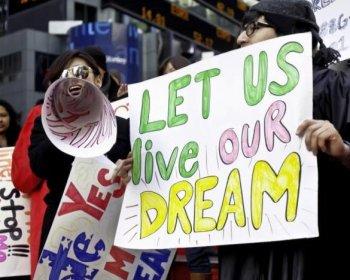 Local Immigrants Rally for DREAM Act