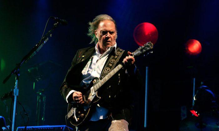 Live Review: Neil Young @ Hop Farm Festival