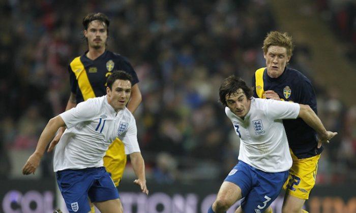 England Claims 2000 International Goal