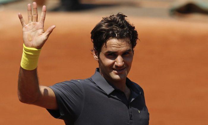 Federer Wins Grand Slam Opener; Ties Connors’ Record