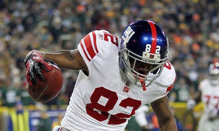 Giants Rip Listless Packers 37–20