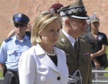 Hillary Clinton Urges Armenian-Azerbaijan Peace Deal