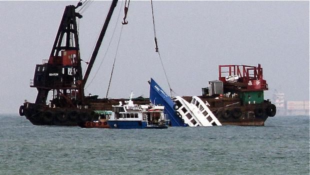Hong Kong Ferry Collision Kills 38, Police Arrest 7 Crew