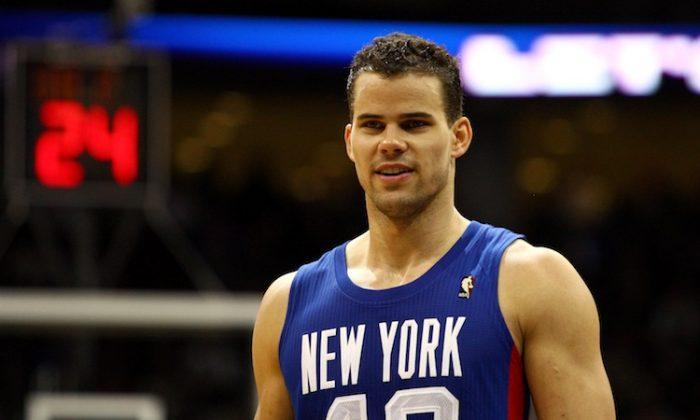 Humphries Re-Signs With Nets for $24 Million