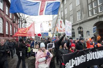 Icelanders Soundly Reject Plan to Pay Back $5.3 billion Bank Debt