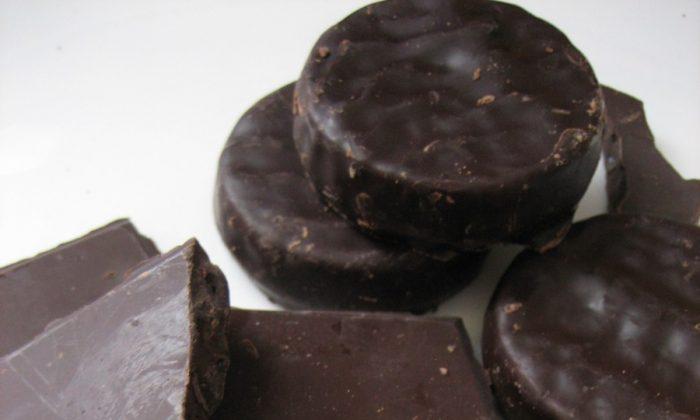 Dark Chocolate Linked to Lowered Cardiovascular Disease Risk