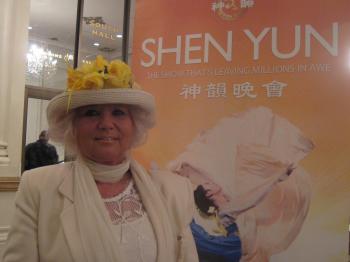 Cincinnati Gives Shen Yun Royal Welcome