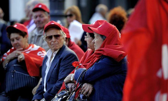 Italian Seniors Outraged by Pension Policy Shift