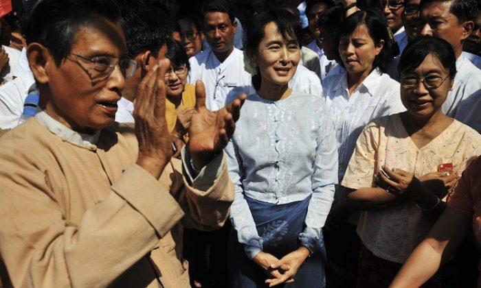 Aung San Suu Kyi to Run in Burma Elections