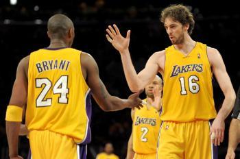 Kobe Sets Tone, Lakers Crush Suns in Game 1