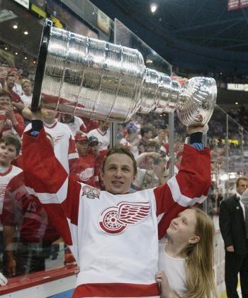 Larionov Inducted Into Hockey Hall of Fame