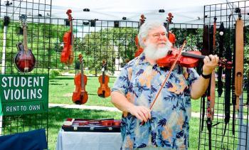 In Pictures: Fiddling and Picking Competition