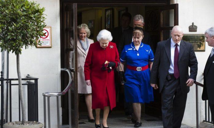 Queen Elizabeth II Leaves Hospital After Stomach Flu