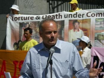 10 Years of Torture: Vancouver Rally Commemorates Falun Gong Persecution
