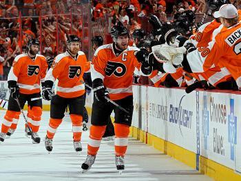 Mike Richards Leads Flyers Past Habs and Into Stanley Cup Finals