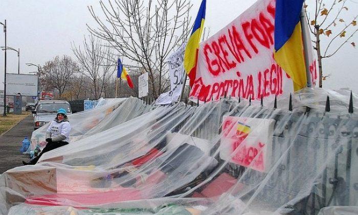 Romania’s Former Heroes Now Fight for Dignity