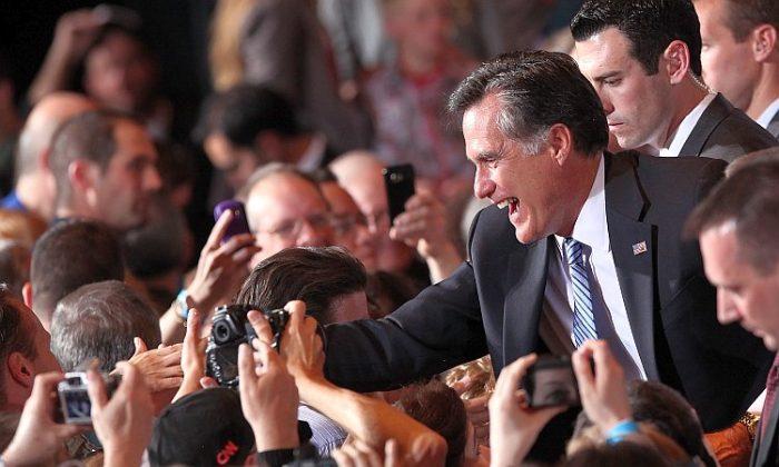 Romney Tightens GOP Hold as Rivals Hang On