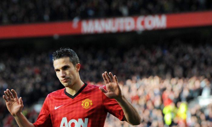 Robin van Persie Rips Heart Out of Old Club Arsenal