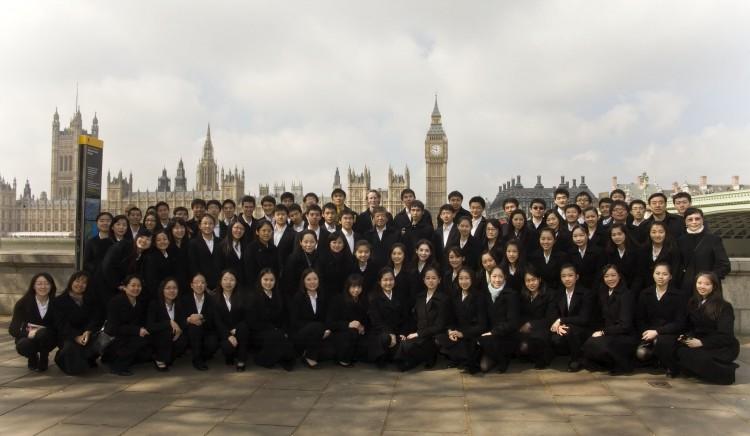 Shen Yun Performers Take a Break and Visit the Sights of London