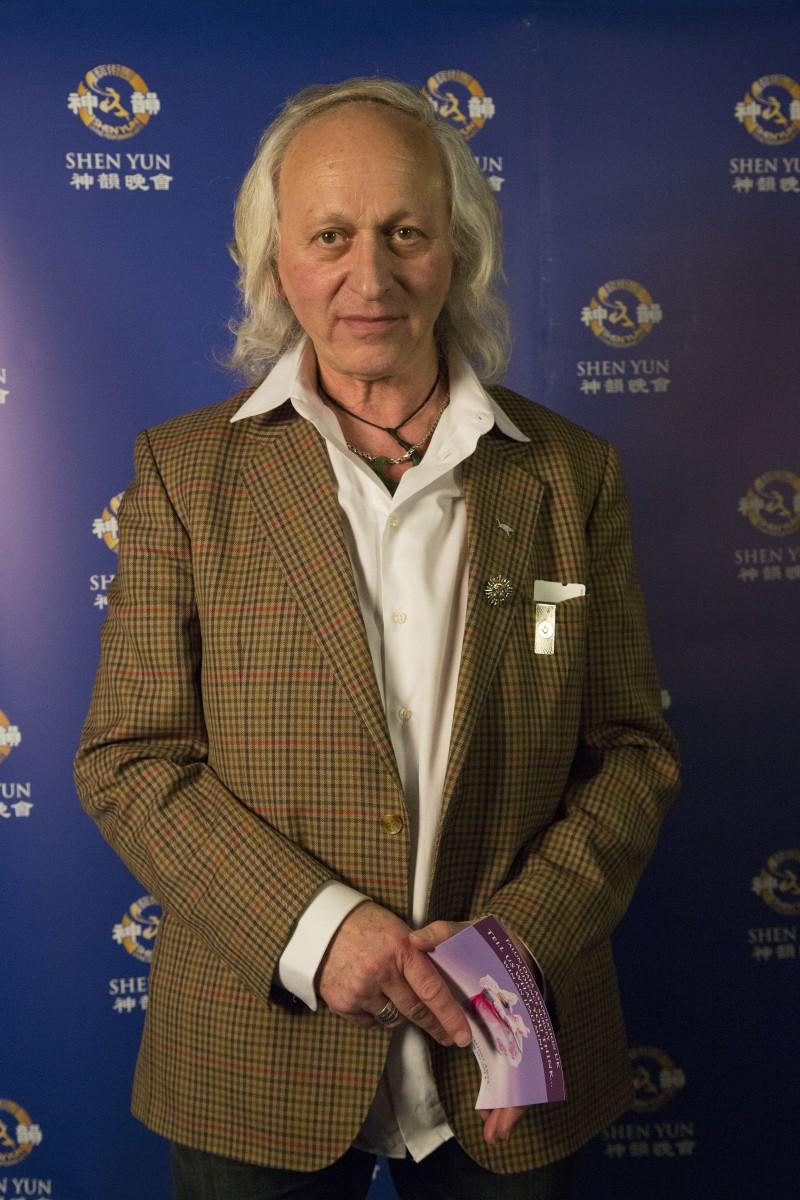 Fashion Consultant Experiences Shen Yun as Poetic and Magical