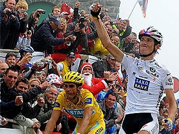 Schleck Beats Contador by a Foot in Tour de France Stage 17
