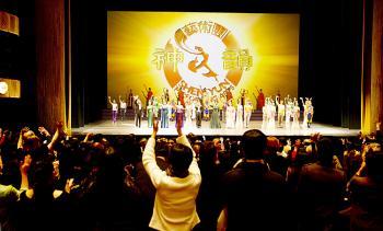 Shen Yun “represents all of our history” Says Dance Enthusiast