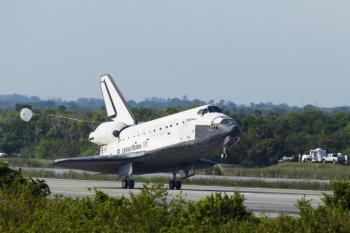 Space Shuttle Discovery Lands In Florida
