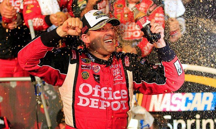 Tony Stewart Wins Third NASCAR Sprint Cup Title